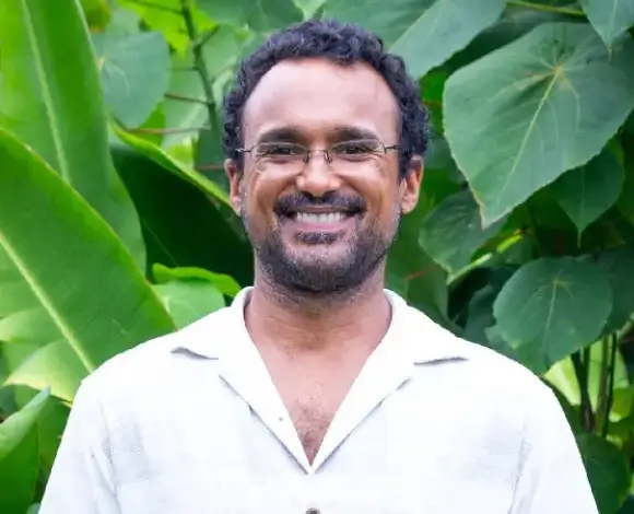 Dr. Christopher Lawinski, MD, specialist for holistic, integrative, and regenerative medicine serving Pahoa, Kailua-Kona, & Maui.